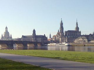 Lachs in der Elbe und Hase im Kohl