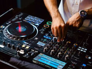 Chat with a DJ