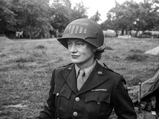 Lee Miller - Supermodel und Kriegsfotografin