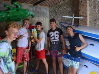 Die Jungs-WG: Sommer. Sonne. Elternfrei.