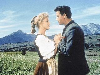 Wetterleuchten um Maria