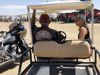 Schwarzmaerkte hautnah mit Mariana van Zeller