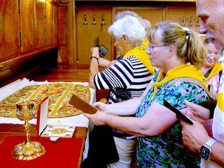 Mesnerinnen und Mesner - die rechten Haende Gottes