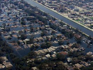 Hurrikan Katrina: Wettlauf gegen die Zeit