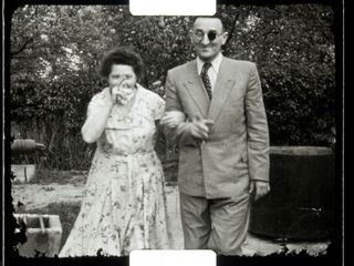 Der Mann mit der kleinen Kamera