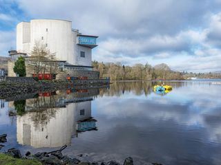 Body in the Water: Moerderische Gewaesser