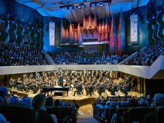 Daniil Trifonov spielt Schostakowitschs 2. Klavierkonzert