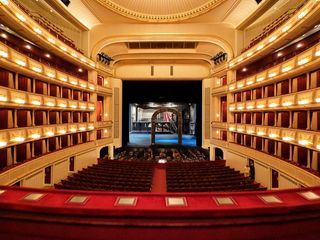 Die Staatsoper - Weltbuehne fuer Österreich