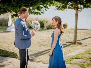 Deux chefs et un gâteau de mariage