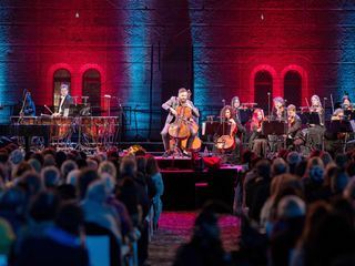 HAUSER spielt Bach & Morricone