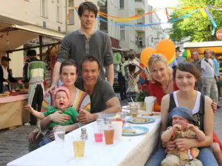 Allein unter Nachbarn Allein unter Nachbarn