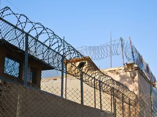 Re: Spanien inhaftiert Frauen und Maenner gemeinsam