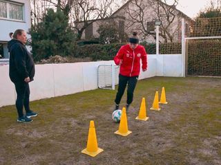Kicken wie ein Maedchen