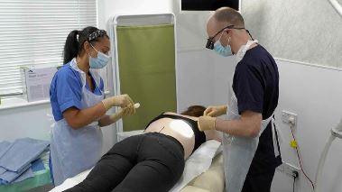 Hautnah - Dermatologen im Einsatz