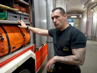 Hinter der Uniform - 24 Stunden mit der Berliner Feuerwehr