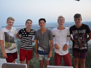 Die Jungs-WG: Sommer. Sonne. Elternfrei.