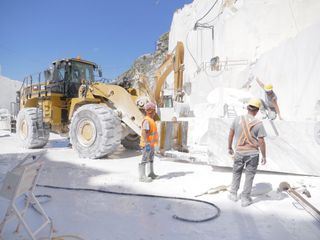 Stone Men - Schweiss & weisses Gold Stone Men - Schweiss & weisses Gold