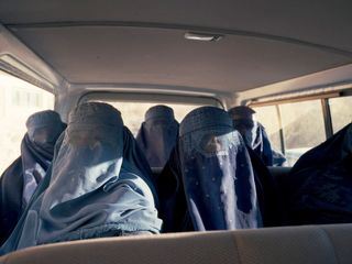 Frauen unter den Taliban - Funken des Widerstands