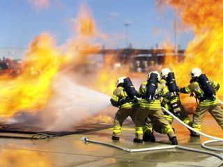 Wie geht das? Flughafenfeuerwehr