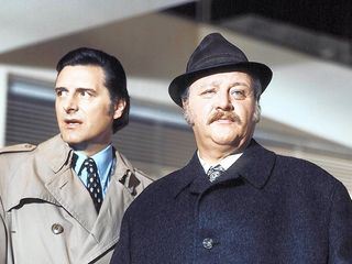 Tatort: Weissblaue Turnschuhe