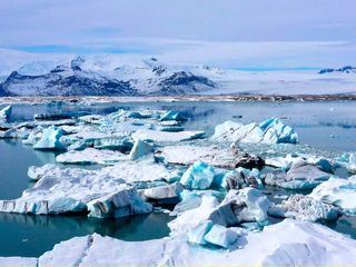 Island im Winter - Gluehende Lava und ewiges Eis