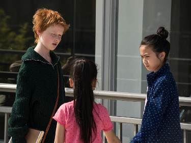 Ente gut! Maedchen allein zu Haus