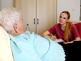 Zwischen Hingabe und Erschoepfung: Arbeiten in der Pflege