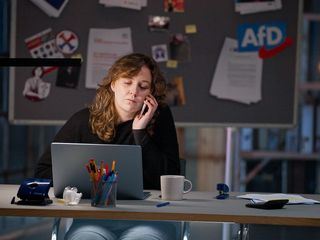 Heimat. Haekeln. Hetze. Undercover unter rechtsextremen Frauen