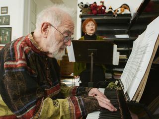 Kurt Schwertsik im Wunderland