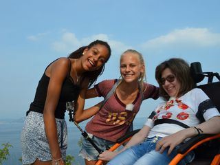 Die Maedchen-WG: Sommer. Sonne. Elternfrei. Die Maedchen-WG: Sommer. Sonne. Elternfrei.