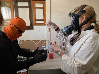 Schwarzmaerkte hautnah mit Mariana van Zeller